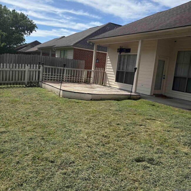 Foto del edificio - 3111 Nicholson Lake Dr