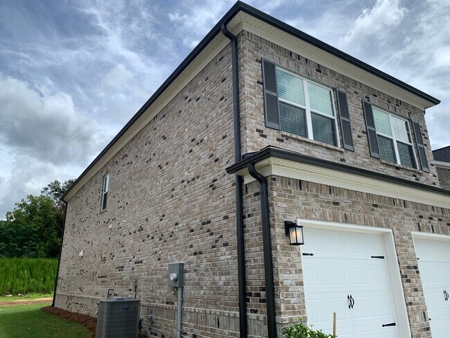 Building Photo - 134 Green Love Ln