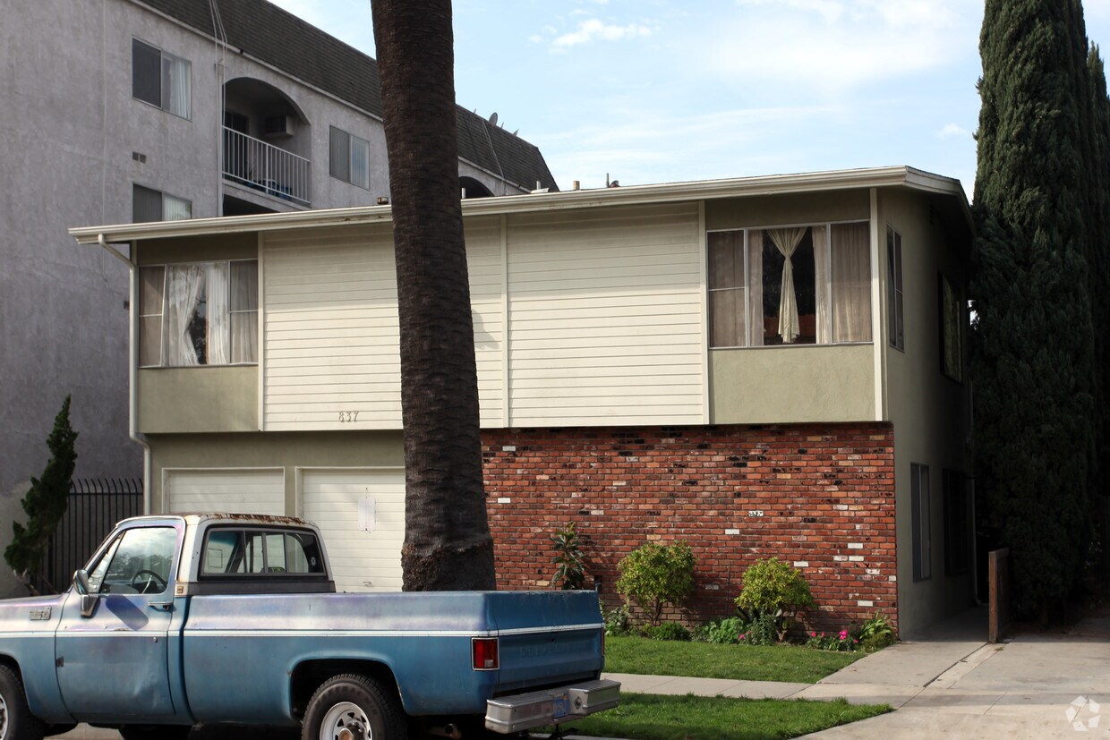 Building Photo - 837 Linden Ave