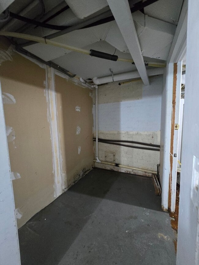 Building Photo - 1220 &amp; 1220 1/2 N 26th St