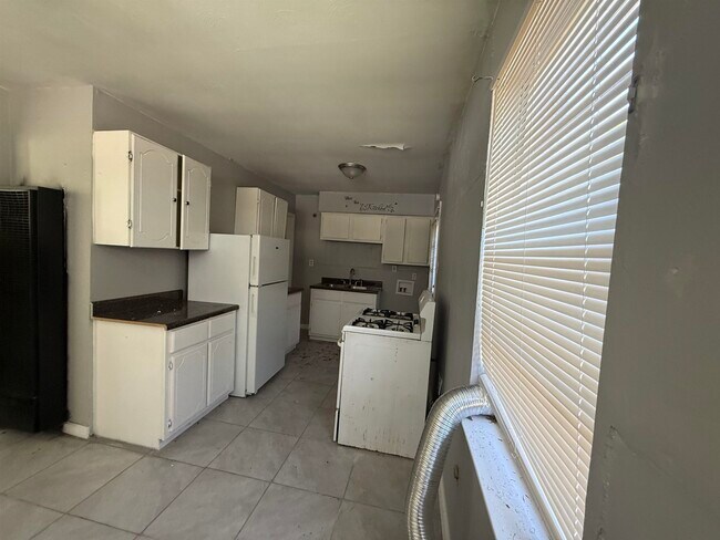 Building Photo - 2203 Stovall Ave