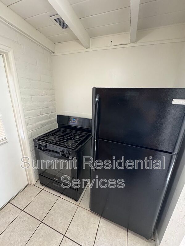 Foto del edificio - 3235 E Water St