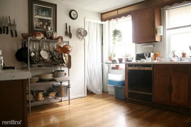 Building Photo - 44 Clarendon Ave