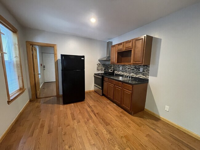 Building Photo - 329 N Preston St