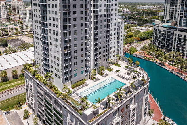 Foto del edificio - 401 SW 1st Ave