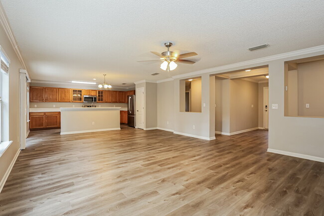 Foto del edificio - 12248 Pebble Point Dr W