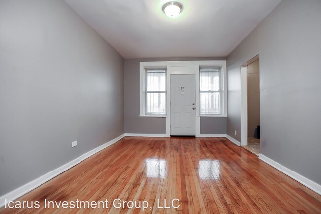 Building Photo - 5642-5644 S Calumet Ave