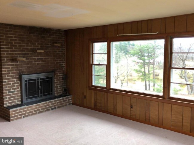 Foto del edificio - 1841 Highland Ridge Rd