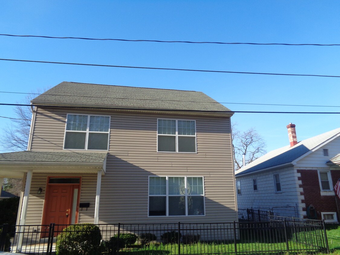 415 Market St, Highspire, PA 17034 House Rental in Highspire, PA