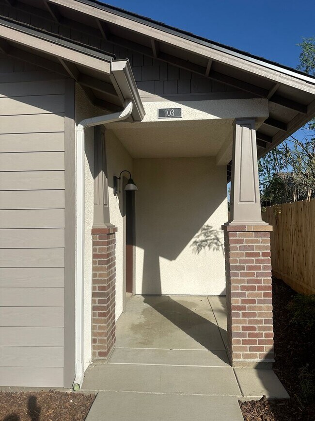 Building Photo - Wood Ranch Apartments 506
