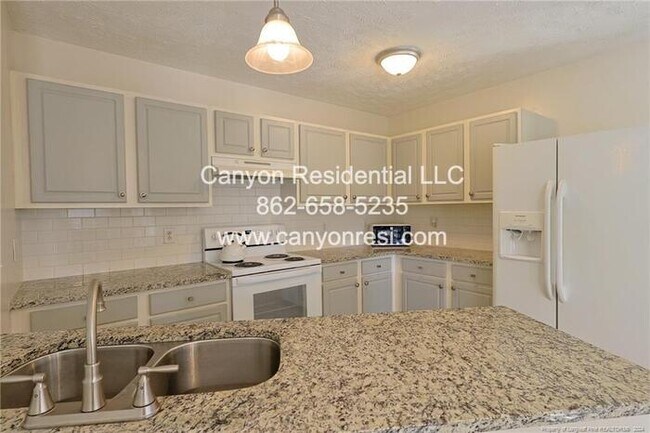 Foto del edificio - 106 Liberty Ct