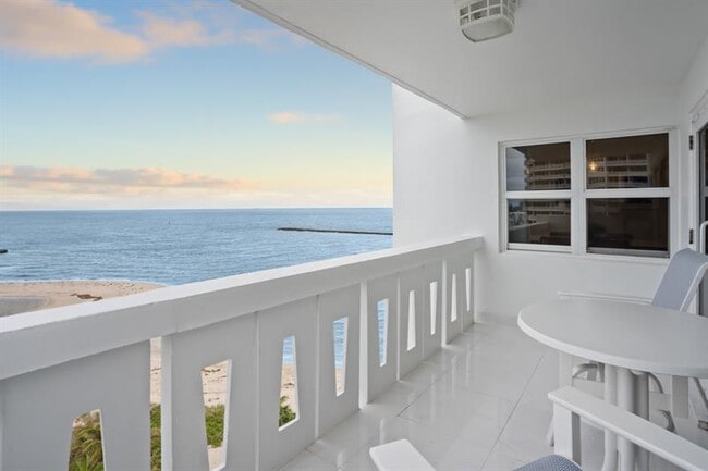 Building Photo - 2100 S Ocean Dr