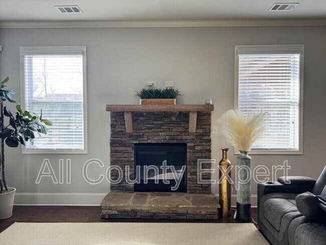 Foto del edificio - 6651 Rivergreen Rd