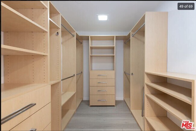 Foto del edificio - 405 N Palm Dr