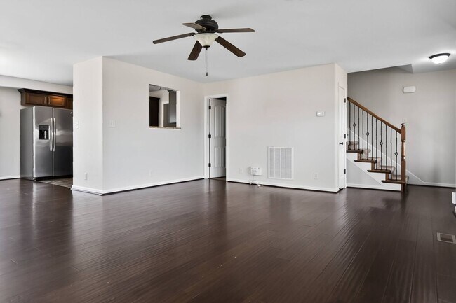 Foto del edificio - Pet Friendly Three Bedroom with Bonus!