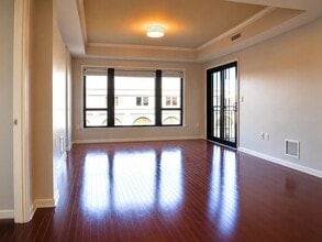 Building Photo - 121 N Monroe St