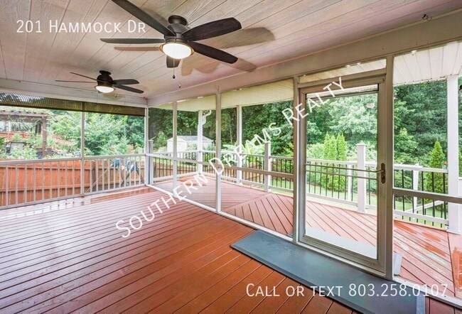 Building Photo - 201 Hammock Dr