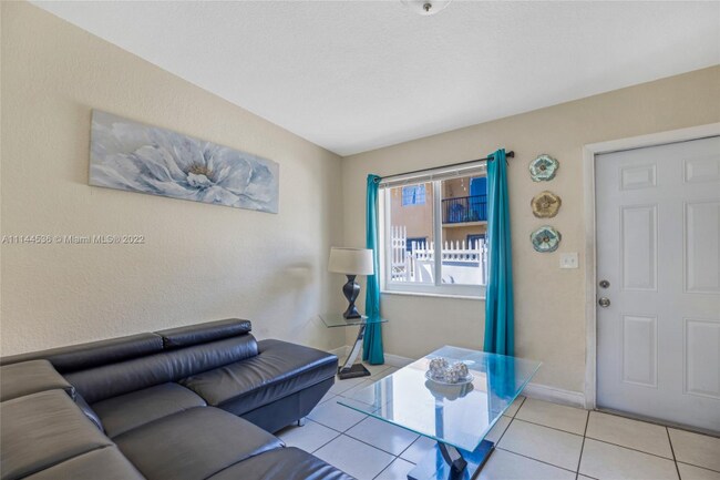 Foto del edificio - 2165 NW 23rd St