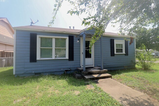 Building Photo - Beautiful Home On Corner Lot
