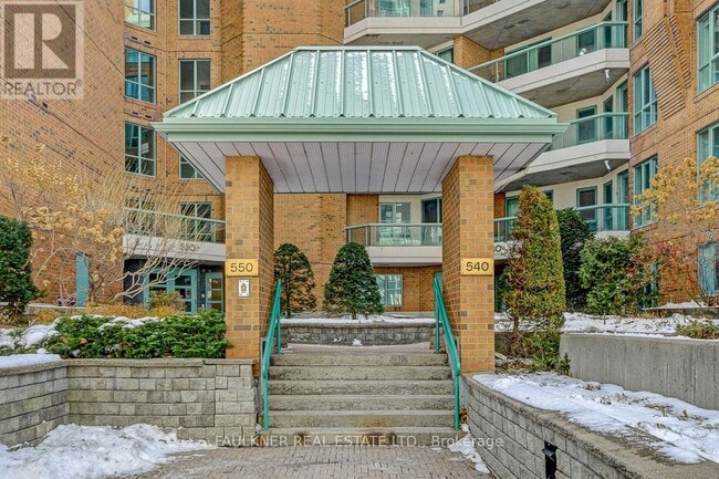 Building Photo - 550 Cambridge St S