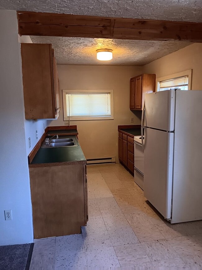 Foto del edificio - 208 S 1st St