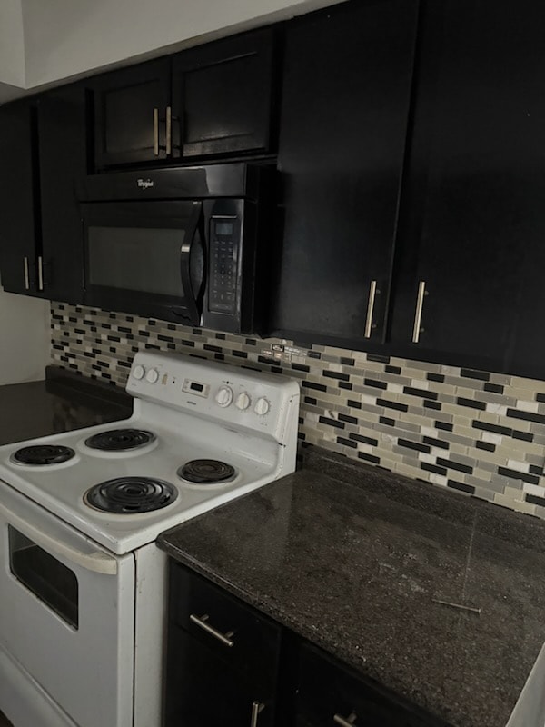 Building Photo - 402 Jamestown Way