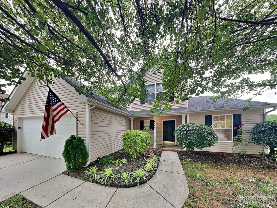 Foto principal - 10227 Apple Dove Ct