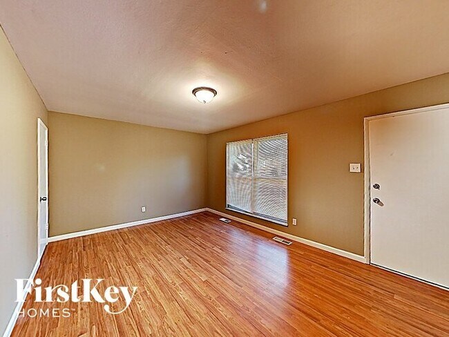 Building Photo - 1559 Florida Dr