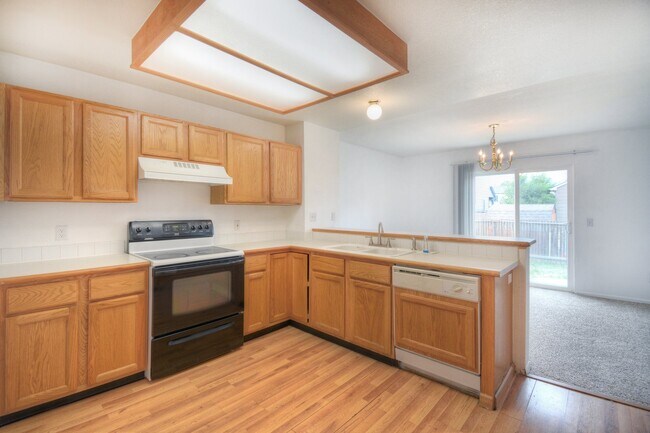 Building Photo - 2024 Hibbard Ln