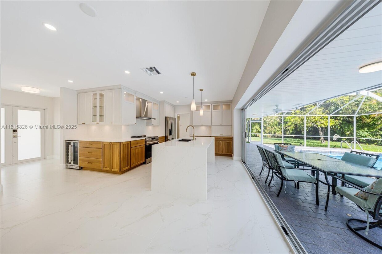 Foto principal - 8825 SW 151st St
