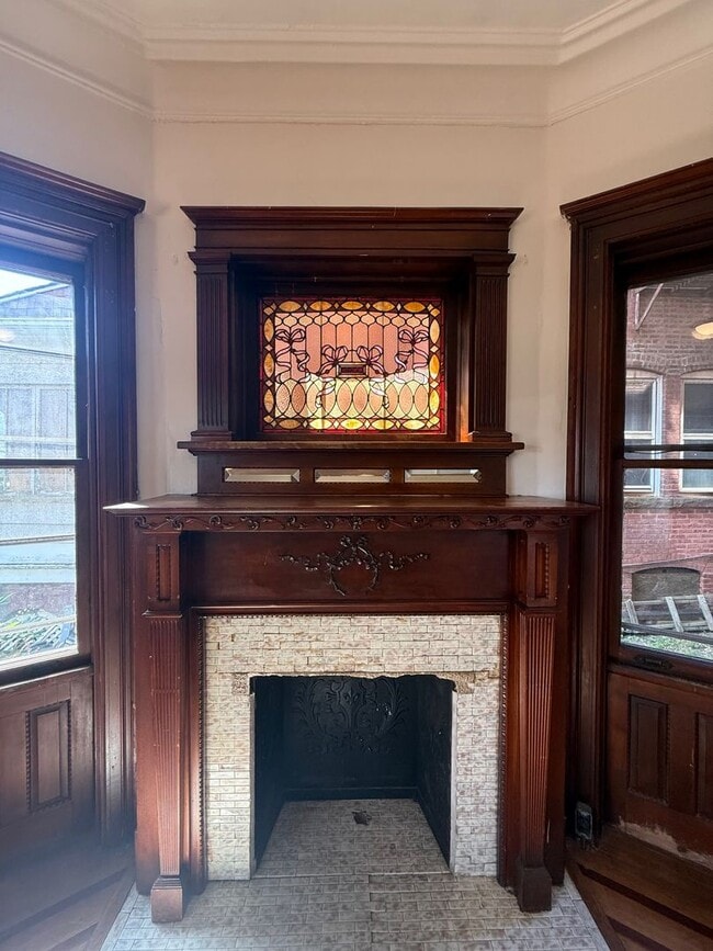 Building Photo - 409 Grand St