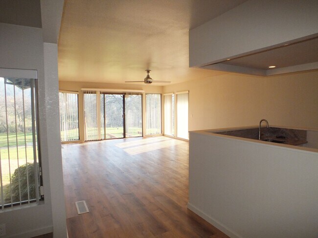 Building Photo - Cameron Park 2/2.5 2500 sf home on the golf course - Fully remodeled!