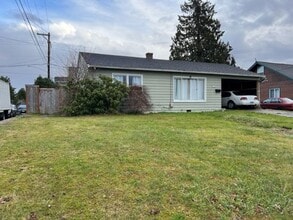 Building Photo - 1001 Oakes Ave