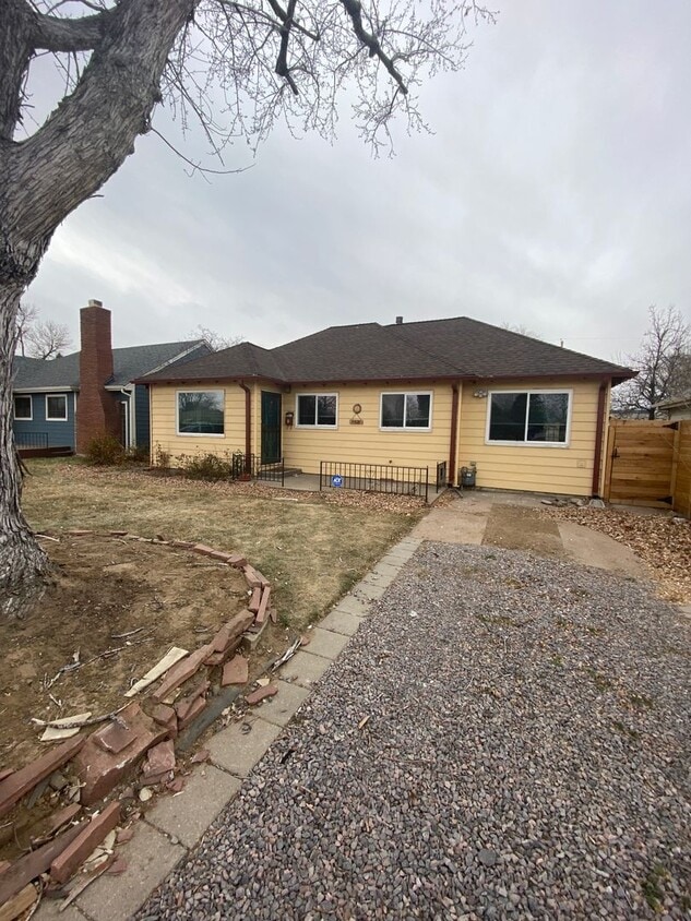 Beautiful 2 bedroom home in Chaffee Park with Huge Studio - Beautiful 2 bedroom home in Chaffee Park with Huge Studio