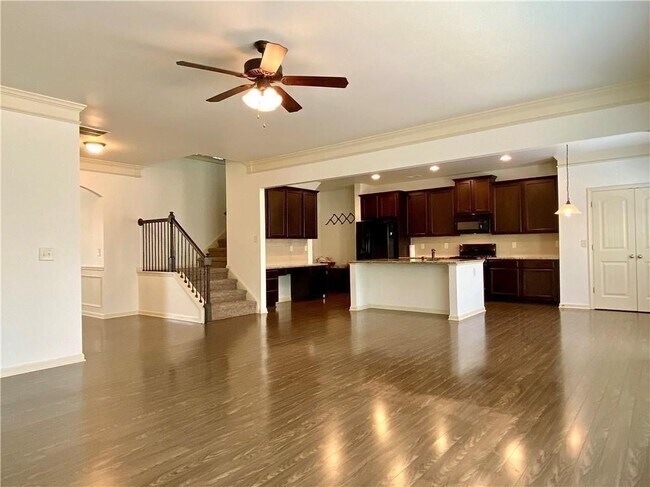 Foto del edificio - 611 Stonehurst Ln