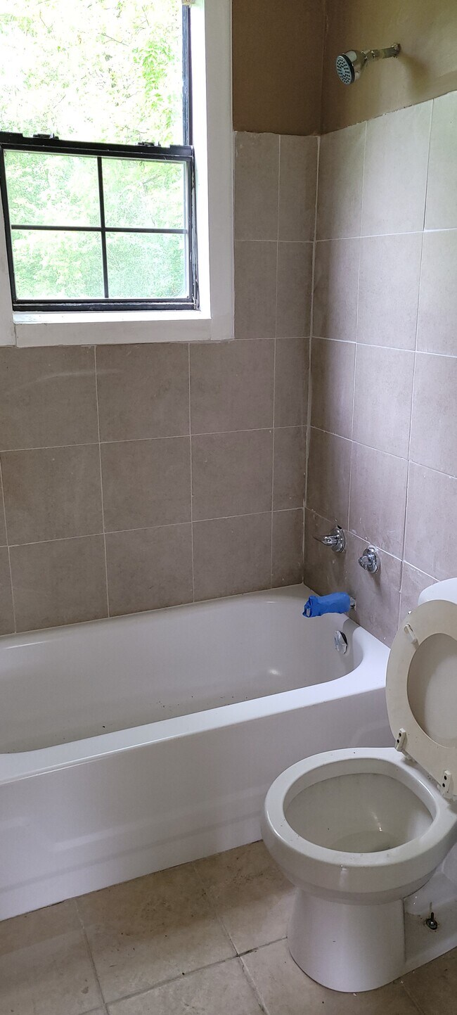Bathroom - 3307 Boone St