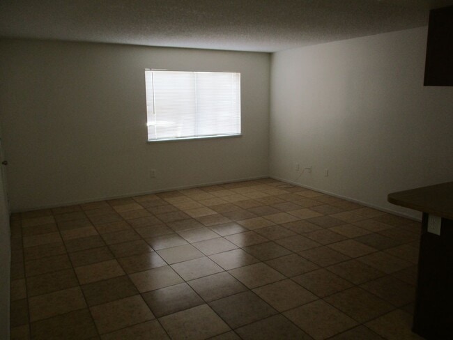 Foto del edificio - 2209 N Jones Blvd