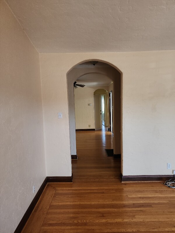Foto del edificio - 210 Poplar Ave