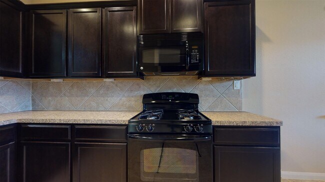 Foto del edificio - 14010 Cypress Meadows Dr