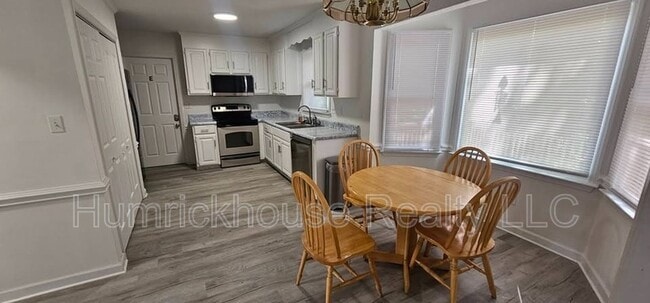 Foto del edificio - 438 Blue Rock Dr