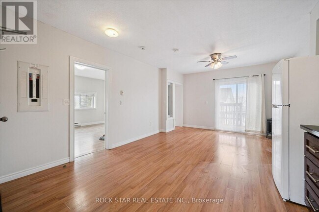 Photo du bâtiment - 159 Church St