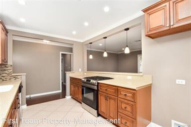Building Photo - 3 br, 2 bath House - 5818 Woodruff