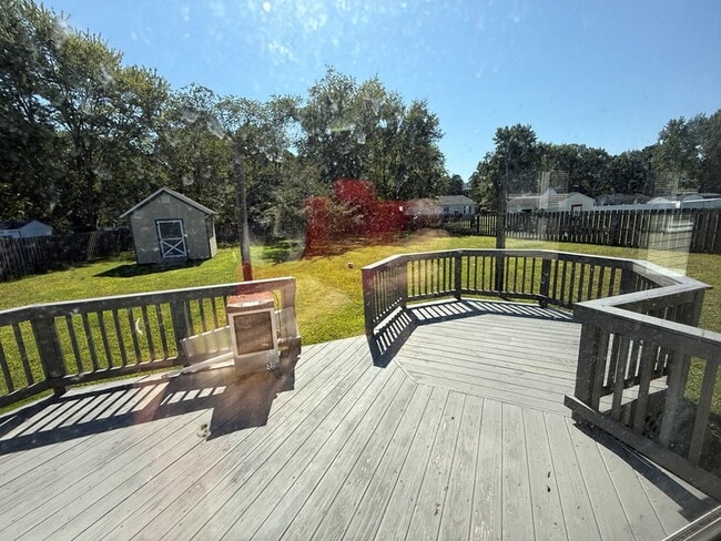 Building Photo - 12 Nelson Dr