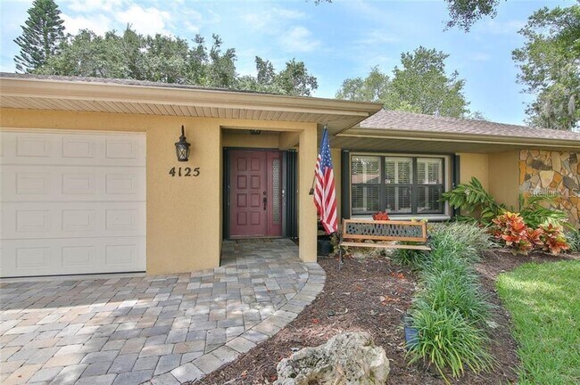 Building Photo - 4125 Pinar Dr
