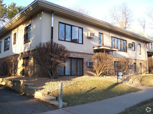 Building Photo - 2706 W 43rd St