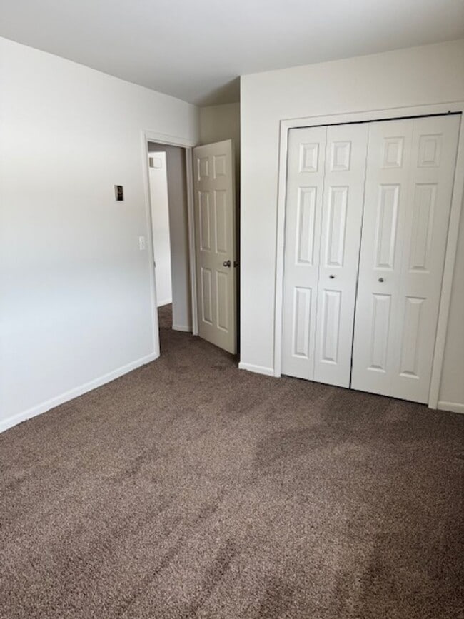 Foto del edificio - RANCH STYLE 2 BEDROOM DUPLEX FOR LEASE