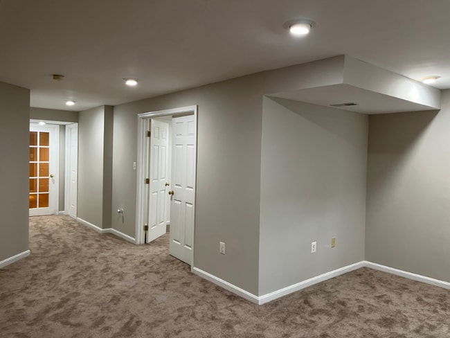 Building Photo - 15997 Kensington Pl