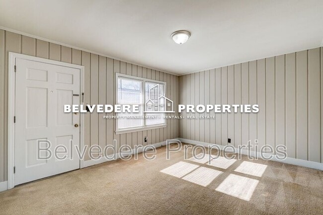 Building Photo - 215 McIver St