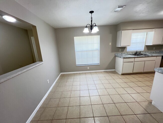 Building Photo - Lovely 3 bd/2 ba home in Summerfield!