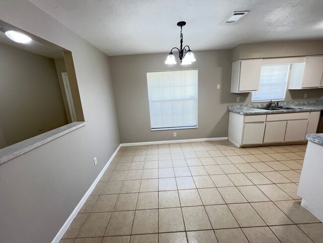 Foto del edificio - Lovely 3 bd/2 ba home in Summerfield!